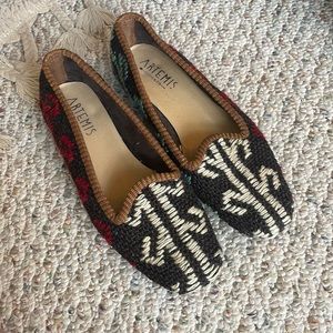 Anthroplogie Artemis Design Co Wool Lips on Loafers